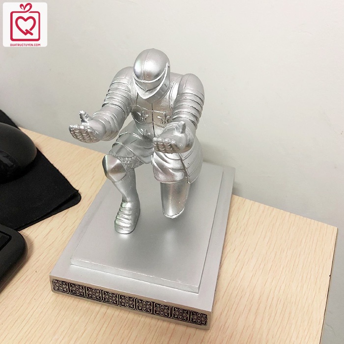 Giá đỡ bút ký kiêm chặn giấy hiệp sĩ Knight bạc để bàn sang trọng - Kèm bút bi kim loại