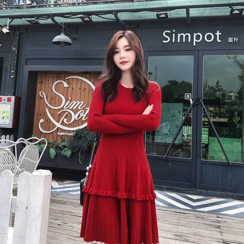 Váy len xòe phối bèo