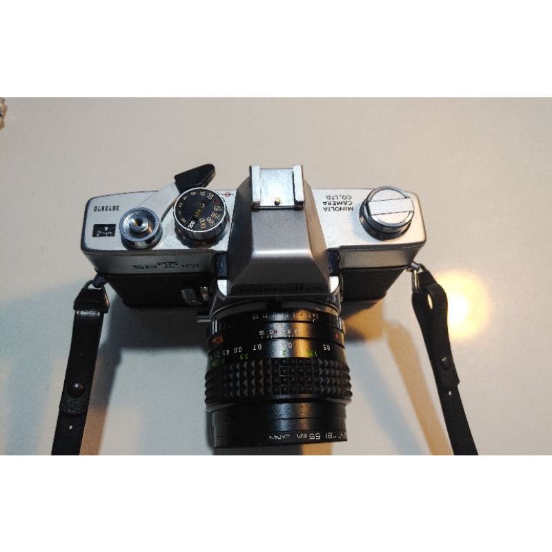 Máy ảnh phim Minolta SRT101 và ống kính 50mm f1.4
