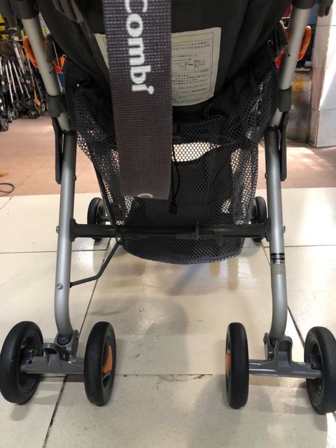 Xe đẩy du lịch Combi Cực Kỳ Gọn Nhẹ