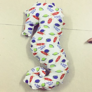 Gối ôm cá ngựa cho bé