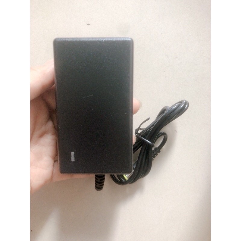Sạc 2S 8,4V 2A vuông, chuyên sạc pin Li-ion 7,2V-8,4V, sạc máy khoan, ắc quy lithium có đèn báo đầy.