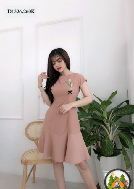 Váy nude đuôi cá