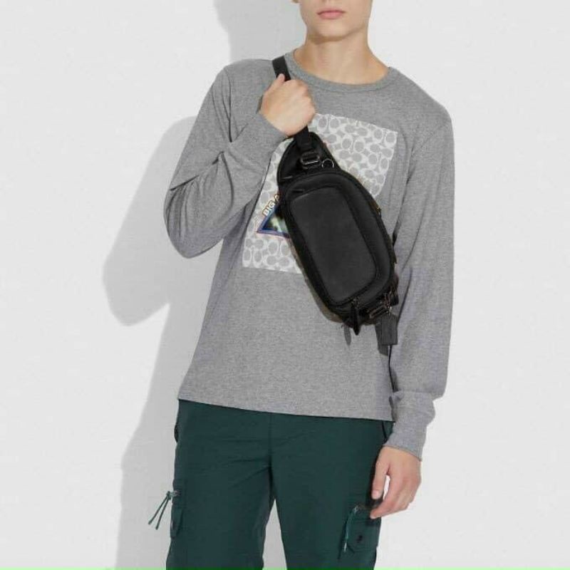 Túi Coach Hitch Betl