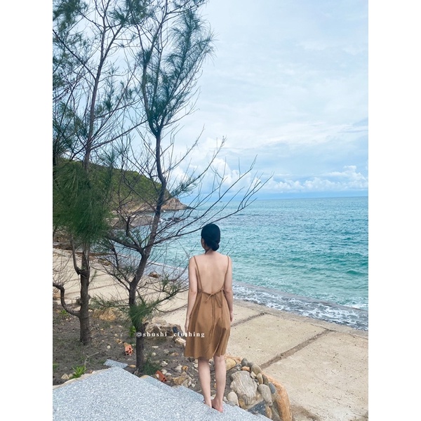 SHU SHI - Đầm Dây Linen Hở Lưng Dáng Ngắn ( ảnh chính chủ )
