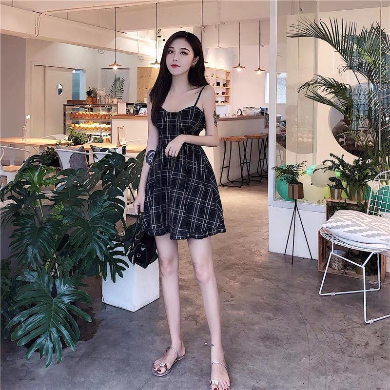 Đầm Hai Dây Nhỏ Ôm Dáng Họa Tiết Hoa Chuông Kiểu Pháp Thời Trang Mùa Hè Mới