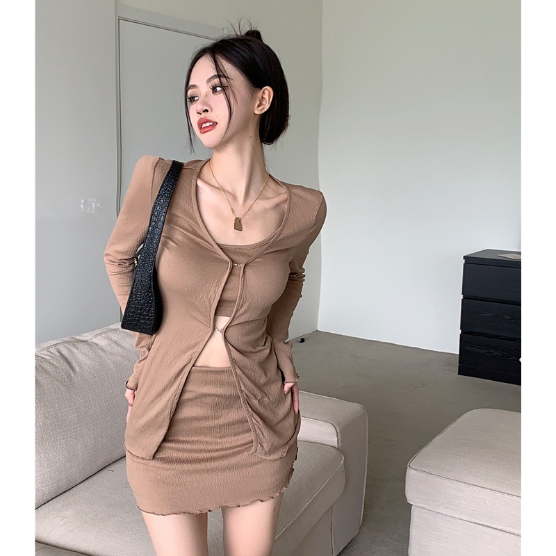 QKOOLE  Set Đồ 3 Món Gồm Áo Khoác cardigan Chống Nắng + Áo Sát Nách Quyến Rũ + Chân Váy Lưng Cao Thời Trang Hàn Quốc Cho Nữ