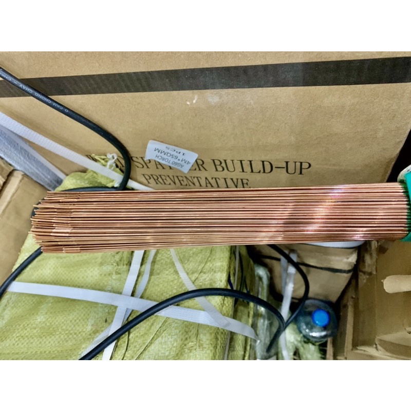 Que bù sắt thép đen 1.6 - 2.4 dài 1m