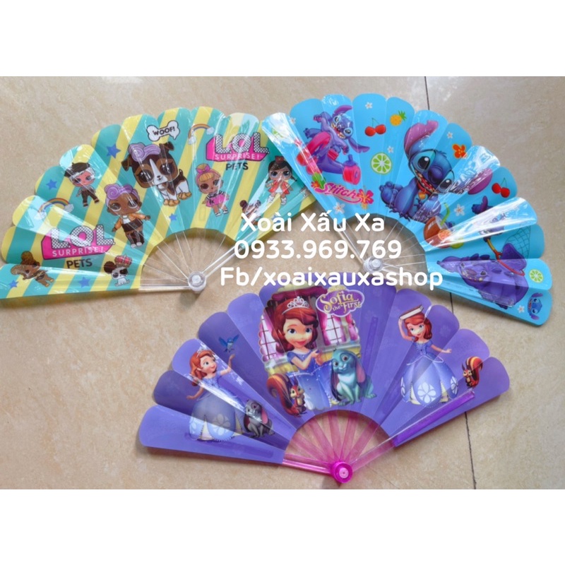 Quạt nhựa xếp hoạt hình dễ thương  kitty, đoraemon, stitch, elsa...