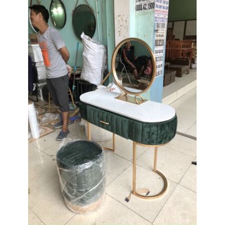 Bàn trang điểm