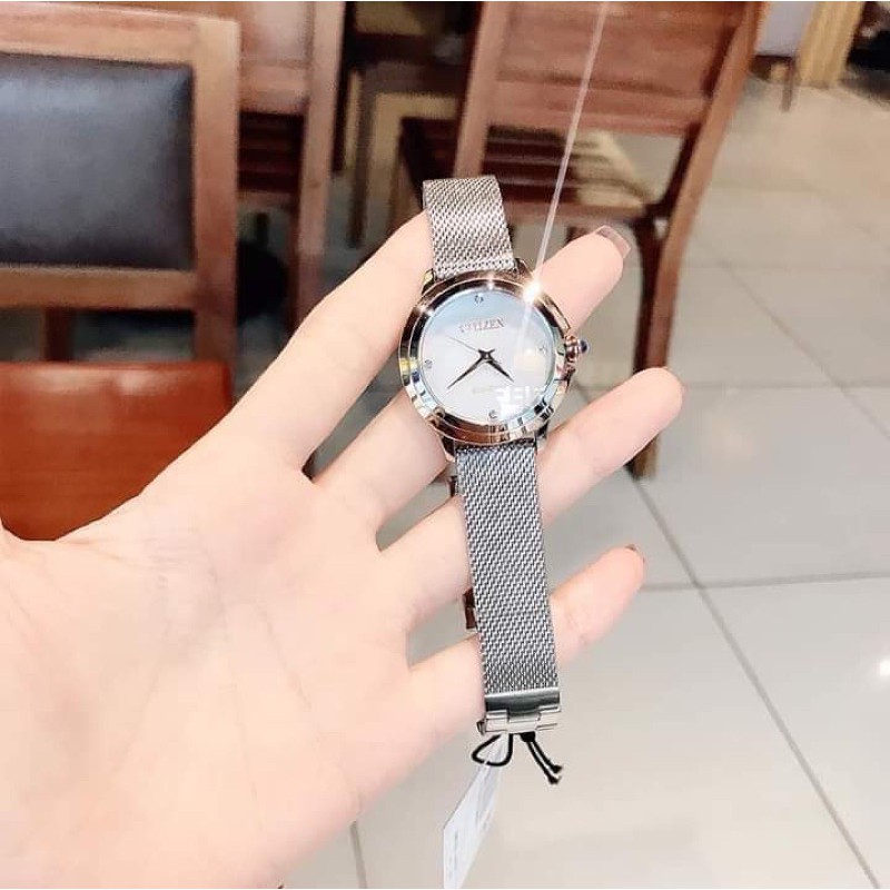 Đồng hồ nữ  Citizen Ceci Diamond có 12 viên kim cương