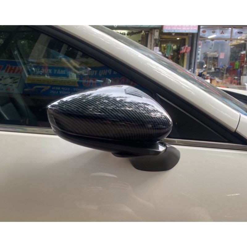 Bộ ốp gương theo xe Mazda 3 2017-2019, 2020-2021 vân cacbon