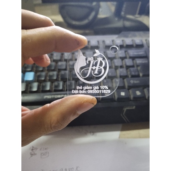 Gia công cắt khắc mica theo yêu cầu