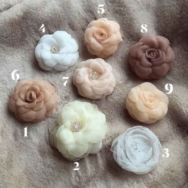 Hoa cài áo váy - Hoa trà cài áo kèm hộp đựng