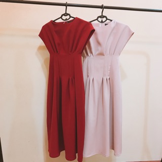 Váy chiết eo chờm vai