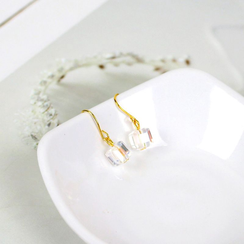 Khuyên Tai Đính Đá Pha Lê Vuông Sang Trọng Xinh Xắn