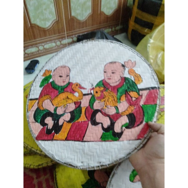 Tranh dân gian vẽ trên mẹt tre