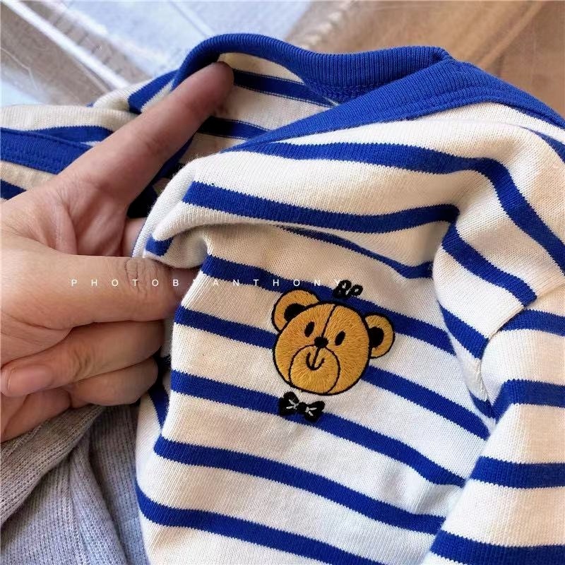 Áo kẻ sọc họa tiết hoạt hình cho bé