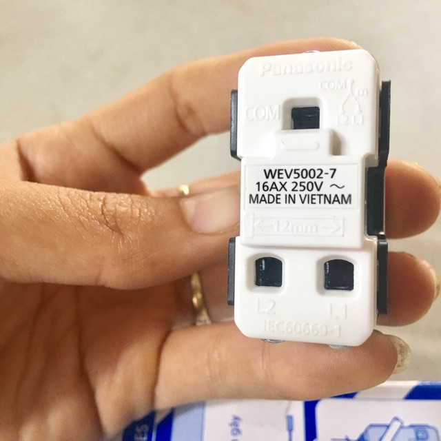 Hạt công tắc đảo chiều  panasonic