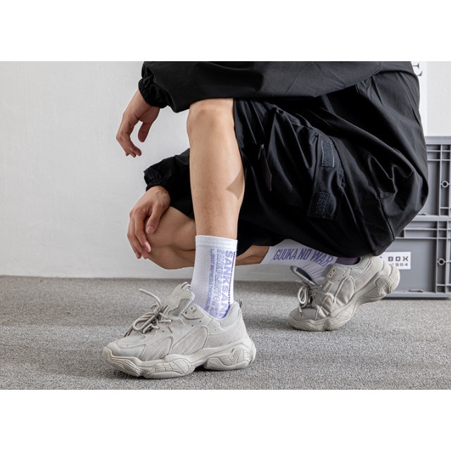 Vớ Tất họa tiết cao cổ Nam Nữ phong cách thể thao, năng động, cá tính.