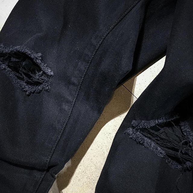 [Mã SKAMA06 giảm 8% tối đa 50K đơn 250K] QUẦN SKINNY JEAN RÁCH GỐI ĐEN - RIPPED JEAN UNISEX | BigBuy360 - bigbuy360.vn