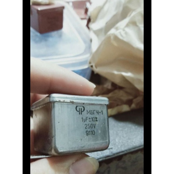 2 Tụ nga 1uf 250v