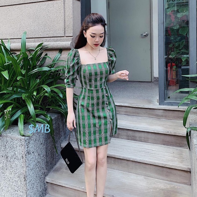 Váy kẻ caro tay phồng