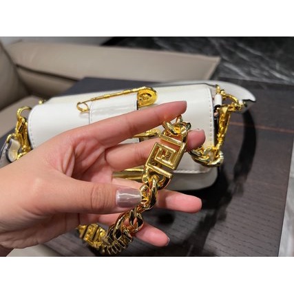 FENDI Túi Thể Thao Đeo Vai Cỡ Lớn Thời Trang Cho Nữ