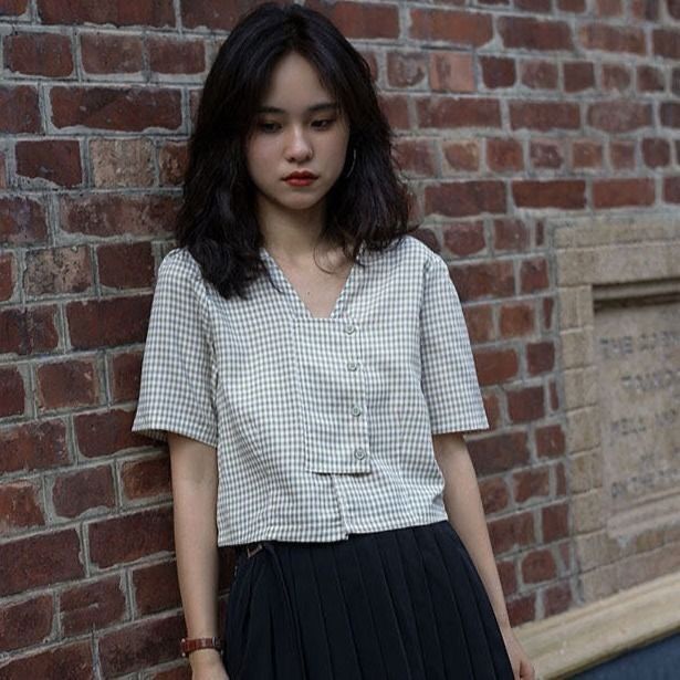 Áo Sơ Mi Cổ Chữ V Dáng Ôm Hoa Văn Kẻ Ô Thời Trang Mùa Hè 2022 Dành Cho Nữ