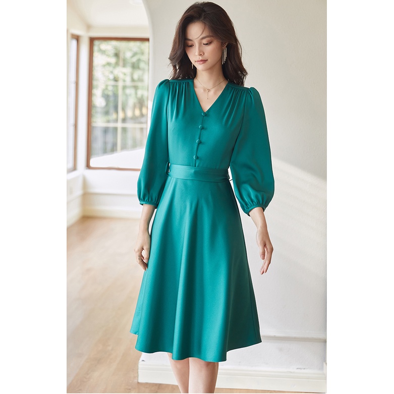 Đầm cổ tim tay phồng dài dáng váy xoè màu trơn tối giản