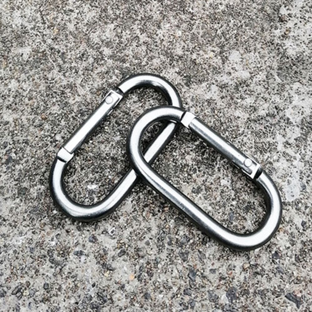 Móc khóa hình oval làm từ kim loại cao cấp