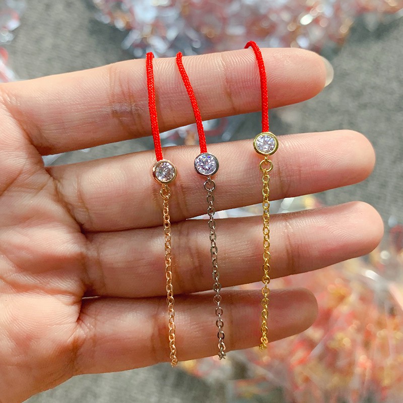 Vòng tay may mắn màu đỏ đính kim cương thiết kế đơn giản