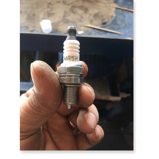 BUGI MÁY CẮT CỎ 4 THÌ NGK CÔNG NGHỆ NHẬT BẢN