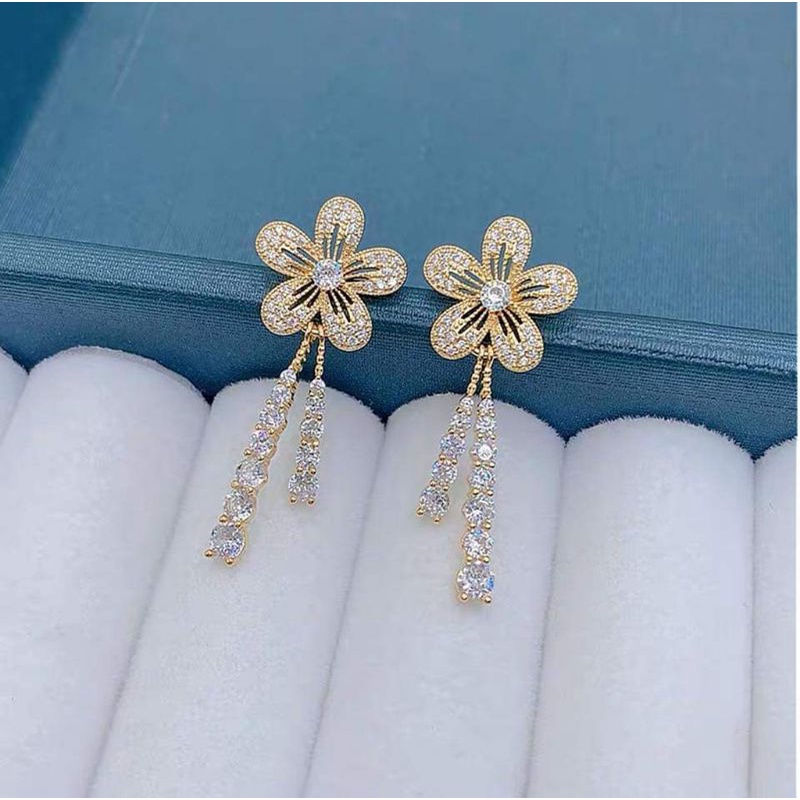 Khuyên tai bạc Van jewelry V10100 nụ Hoa Mai nạm đá trắng thanh lịch