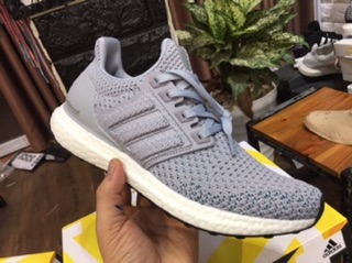 Giày Ultraboost màu ghi grey