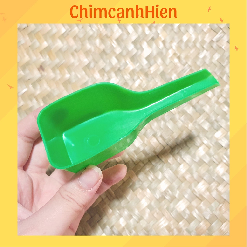 Máng nhựa đổ thức ăn, nước cho chim tiện lợi