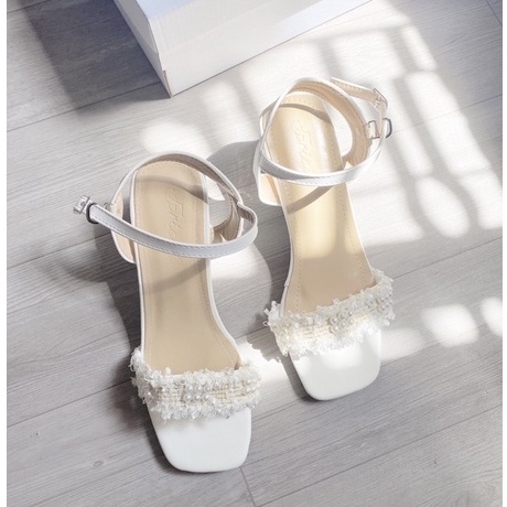 Sandal thổ cẩm đính ngọc gót vuông 3cm tag vàng sang chảnh mã QH18