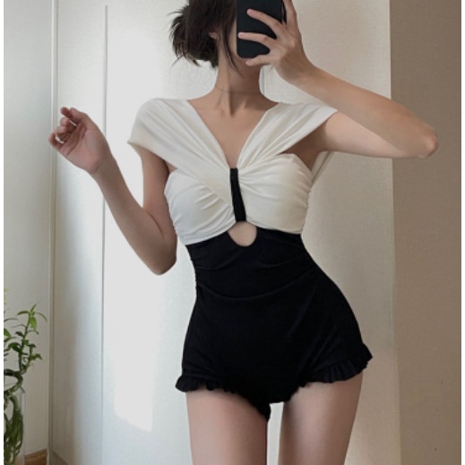 Đồ bơi liền thân tay bồng xinh xắn