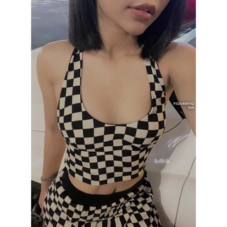 Set caro áo croptop hở lưng phối chân váy ngắn!