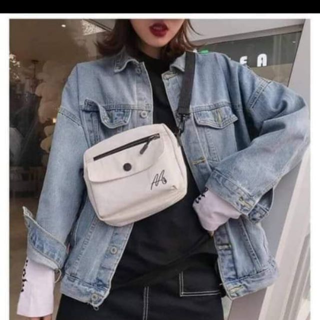 Túi đeo chéo màu trắng