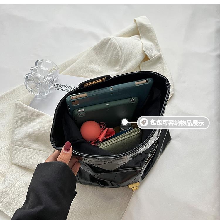 Túi Xách Đeo Vai Hình Vuông Cỡ Nhỏ Phối Dây Đeo Sợi Xích Thời Trang 2022 Mới Mẻ Cho Nữ