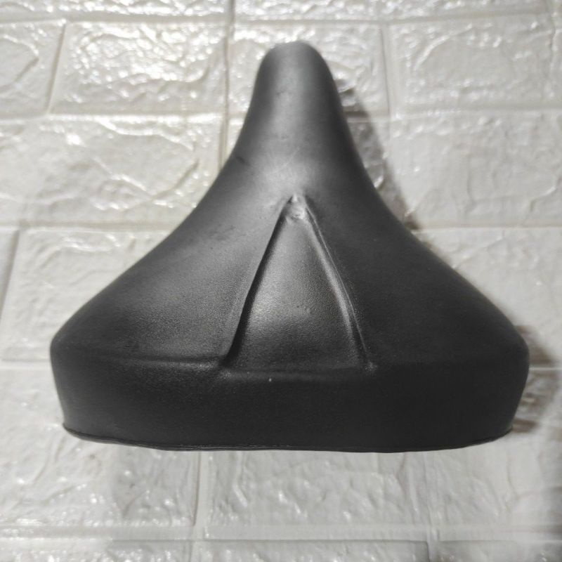 Yên xe đạp thể thao, yên xe đạp loại thường