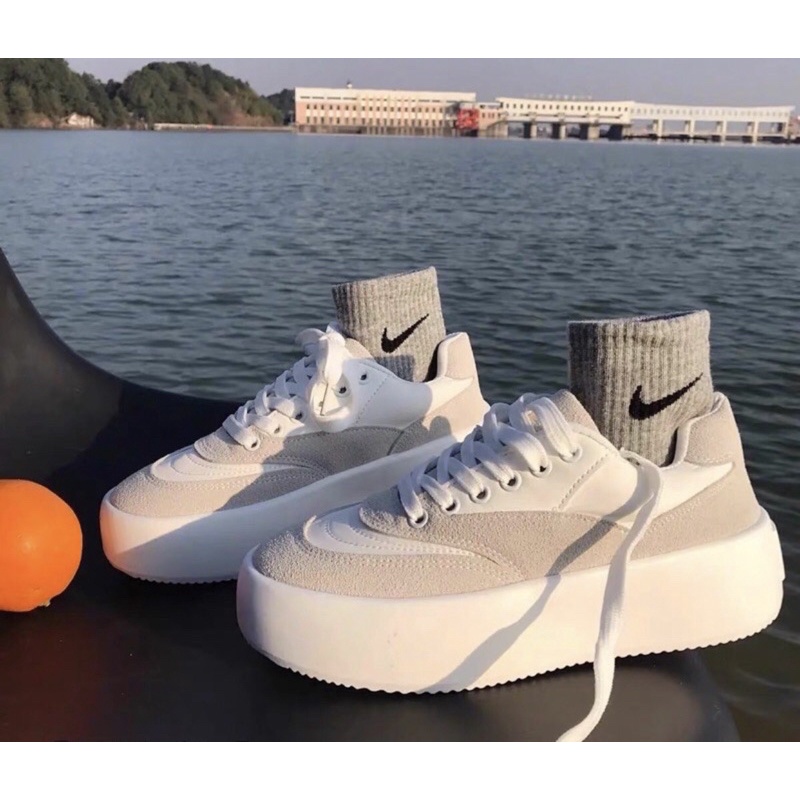 Giày dáng Ulzzang đế cao