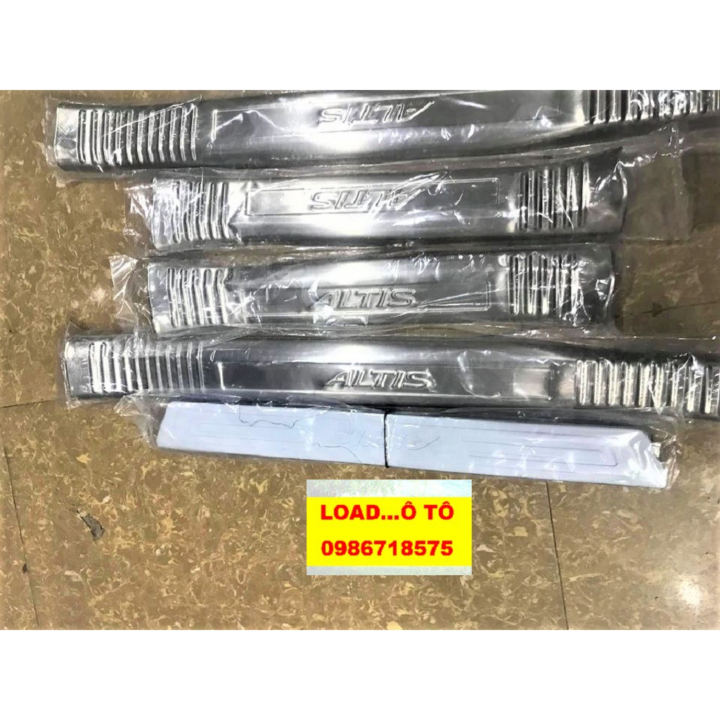 Ốp Bậc Chân Xe Toyota Altis 2022-2018 Trong, Ngoài Mẫu Inox Cao Cấp