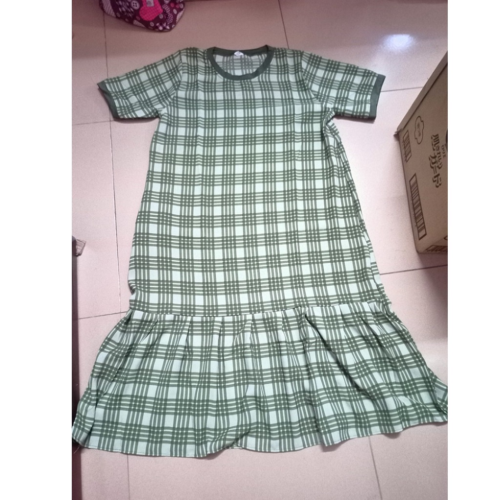 Đầm bầu, váy bầu kẻ xinh xắn cho mẹ bầu, cổ tròn, tay ngắn, dáng suông, chân váy xòe thoải mái cho mẹ bầu