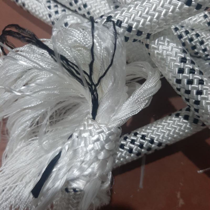 20mmx  1 mét. Dây dù, dây thừng cường lực cho thợ lăn sơn, leo trèo.