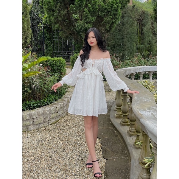 Lysandra dress - Đầm ngắn cut-out trắng hoạ tiết - Somalyng.studio