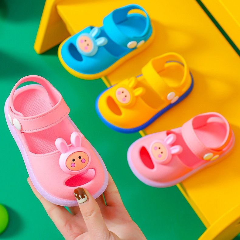Sandal Cúc Bấm Tập Đi Đế Êm Cao Su Mềm Chống Chơn Trượt Chống Vấp Hình Thỏ Đáng Yêu Cho Bé Từ 0 Đến 2 Tuổi ( 8109 )