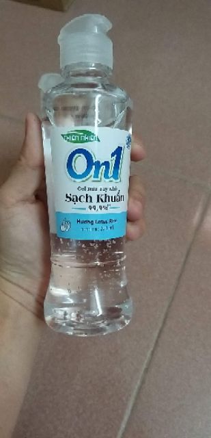 Nước rửa tay khô chống khuẩn.250ml ( cam kết hàng chính hãng nhé.) sỉ ip em nha.hàng sẵn ạ. | BigBuy360 - bigbuy360.vn