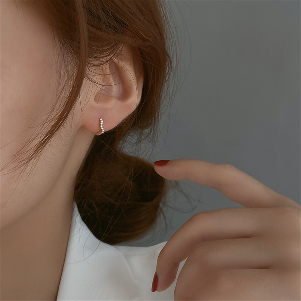 Khuyên tai có ba kiểu dáng tùy chọn thiết kế đơn giản thời trang xinh xắn cho nữ